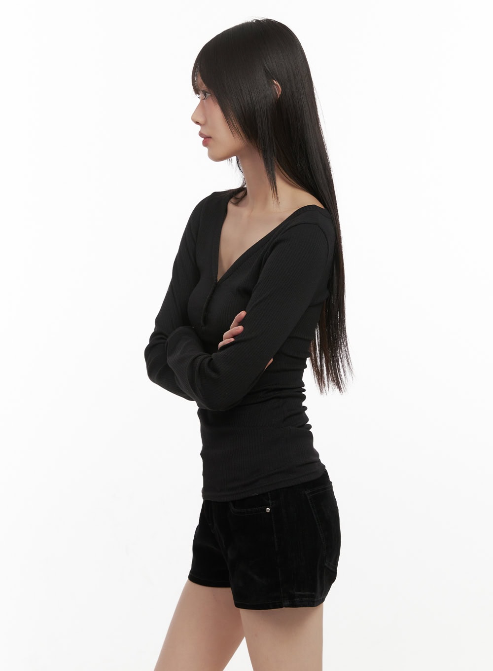 Slim-Fit Buttoned V-Neck Top CD425