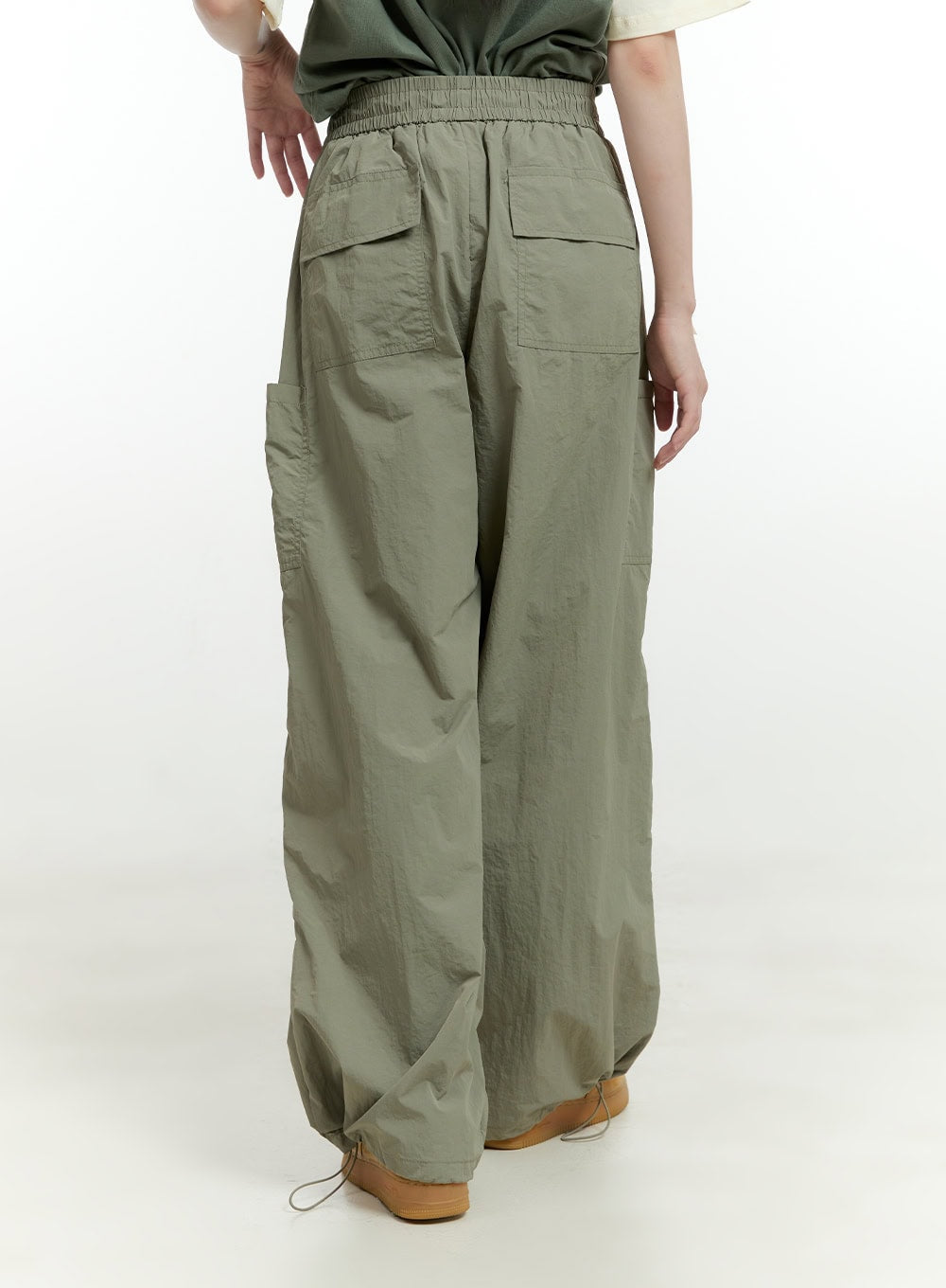 Wide Fit Nylon Banded Pants CG402