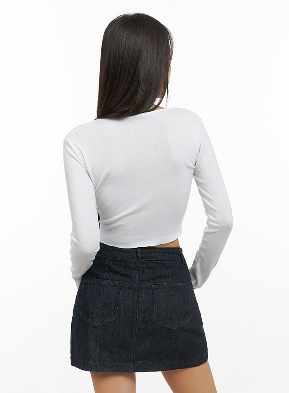 Buttoned U-Neck Crop Top IS427