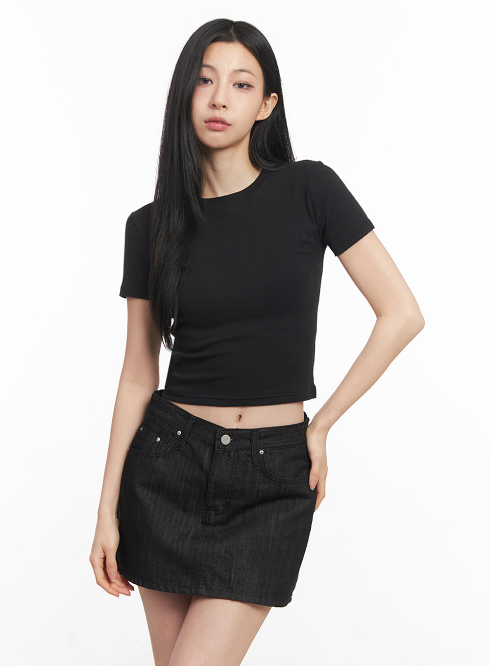 Slim-Fit Crop Tee IY516