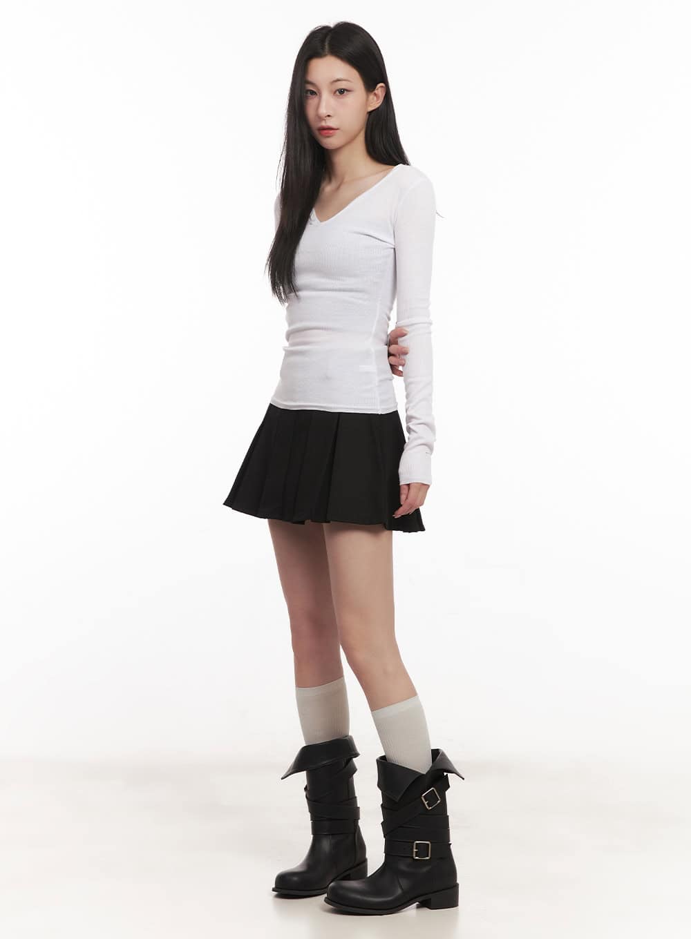 Buttoned V-Neck Long-Sleeve Top CM518