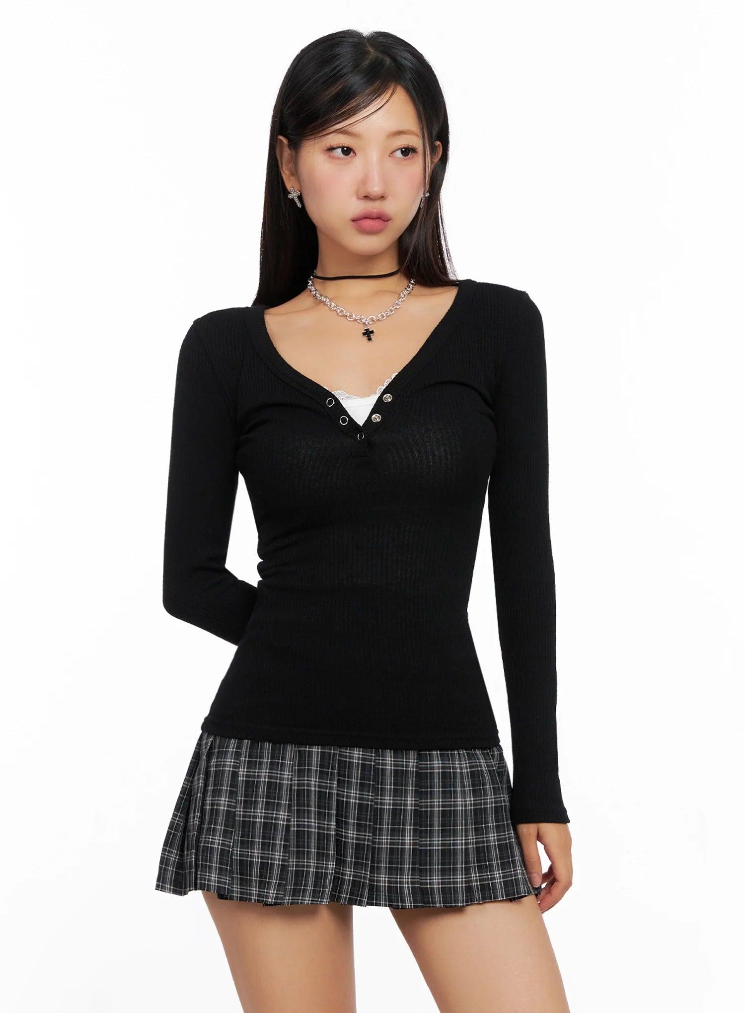 Long Sleeve V-Neck Tee IG527