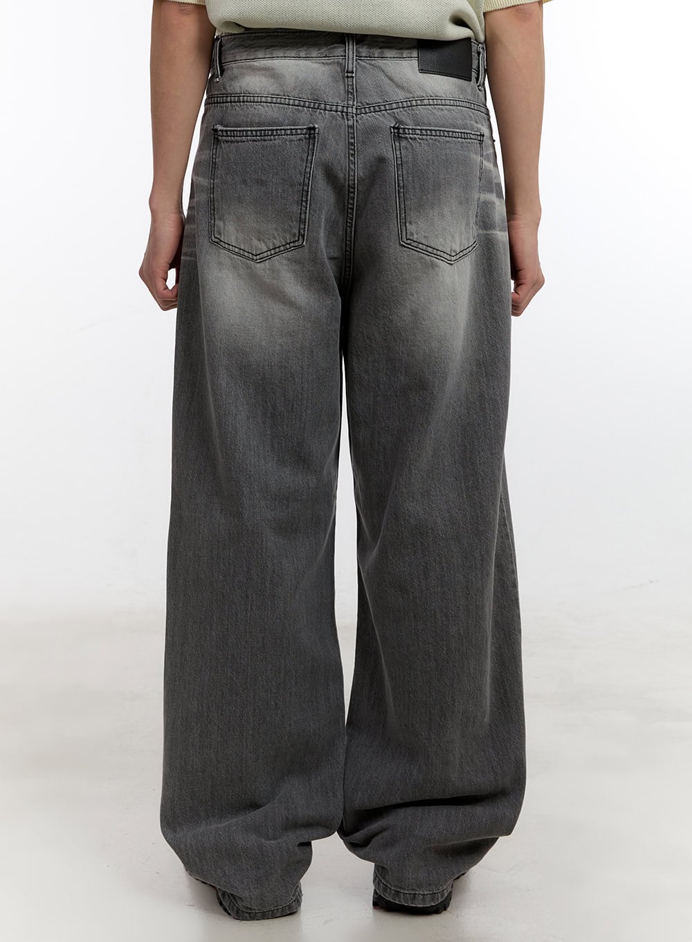 Men's Wide-Fit Washed Jeans IA507