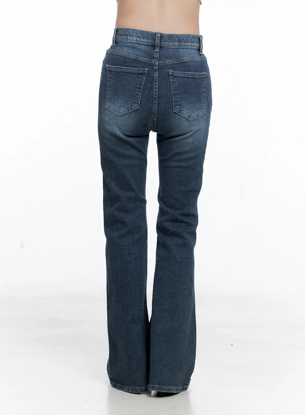 Baylor Mid-Rise Flared Jeans CS519