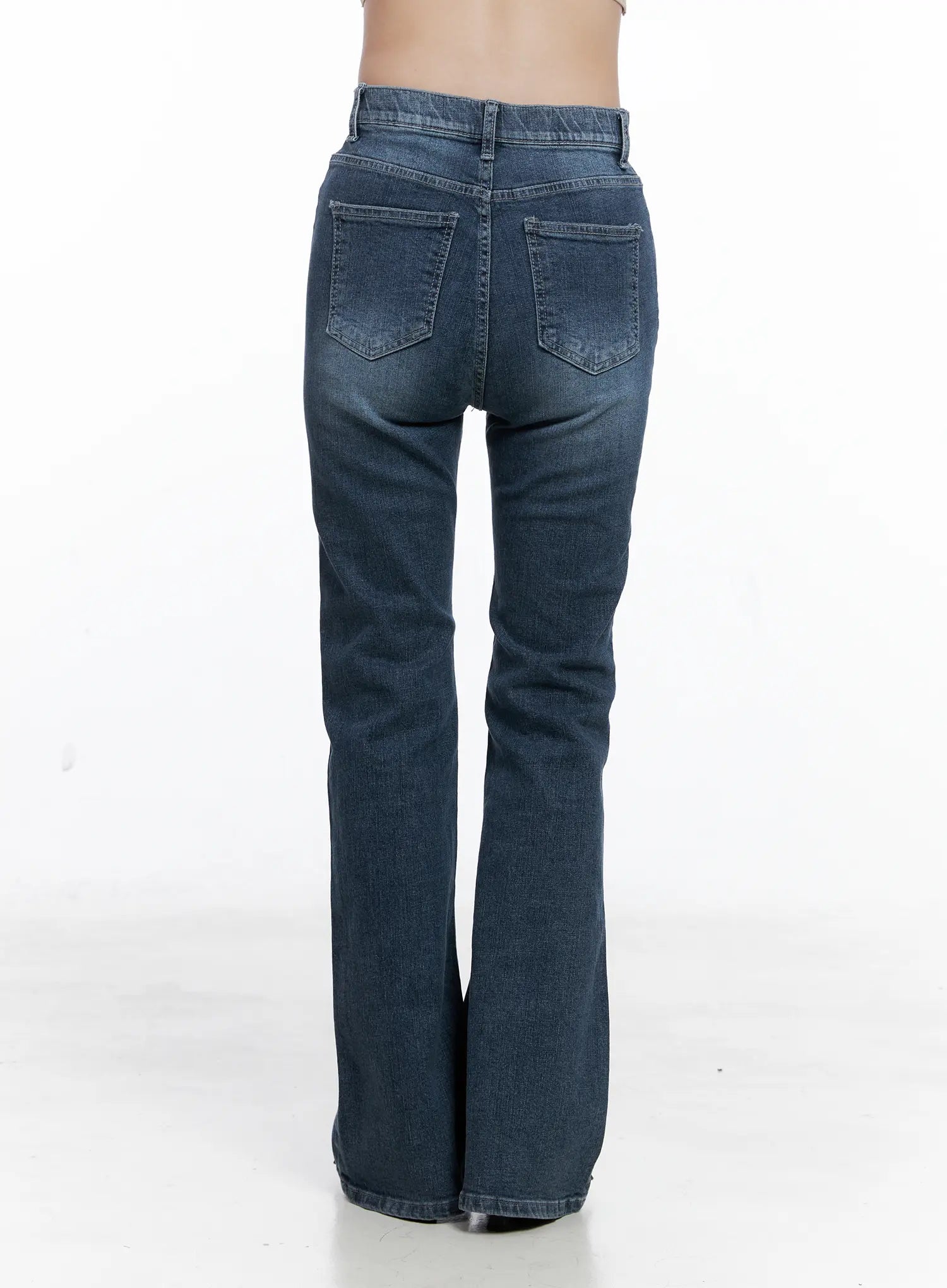 Baylor Mid-Rise Flared Jeans CS519