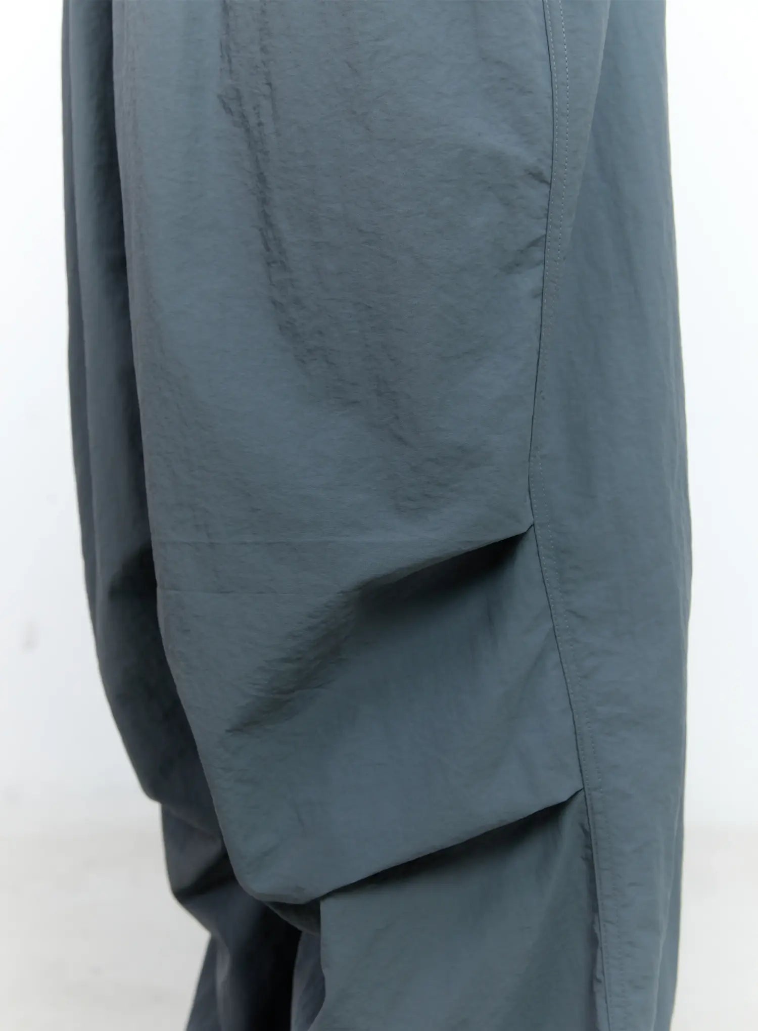 Men's Parachute Cargo Pants IG501