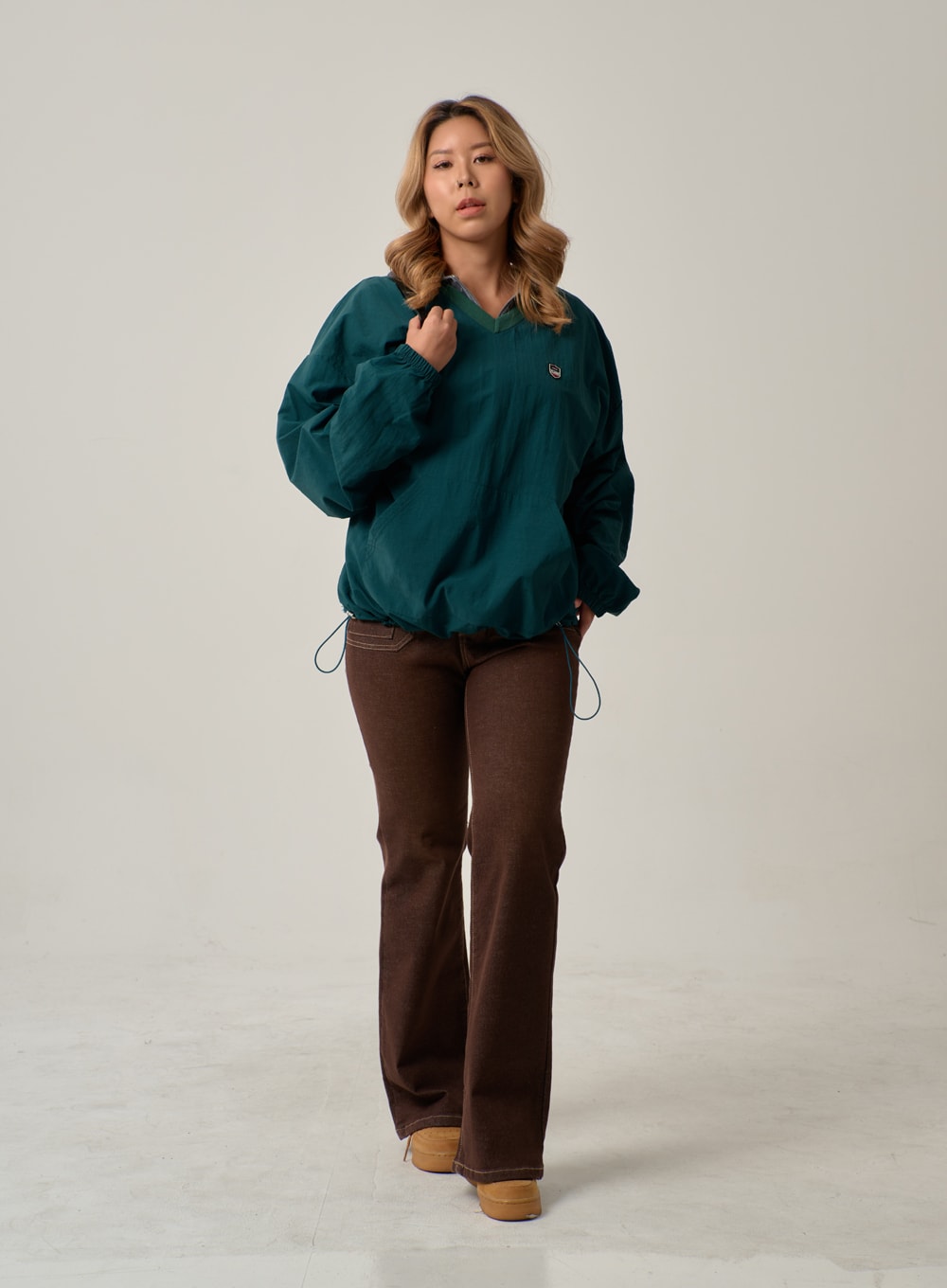 V-Neck Patch Sweatshirt IN22