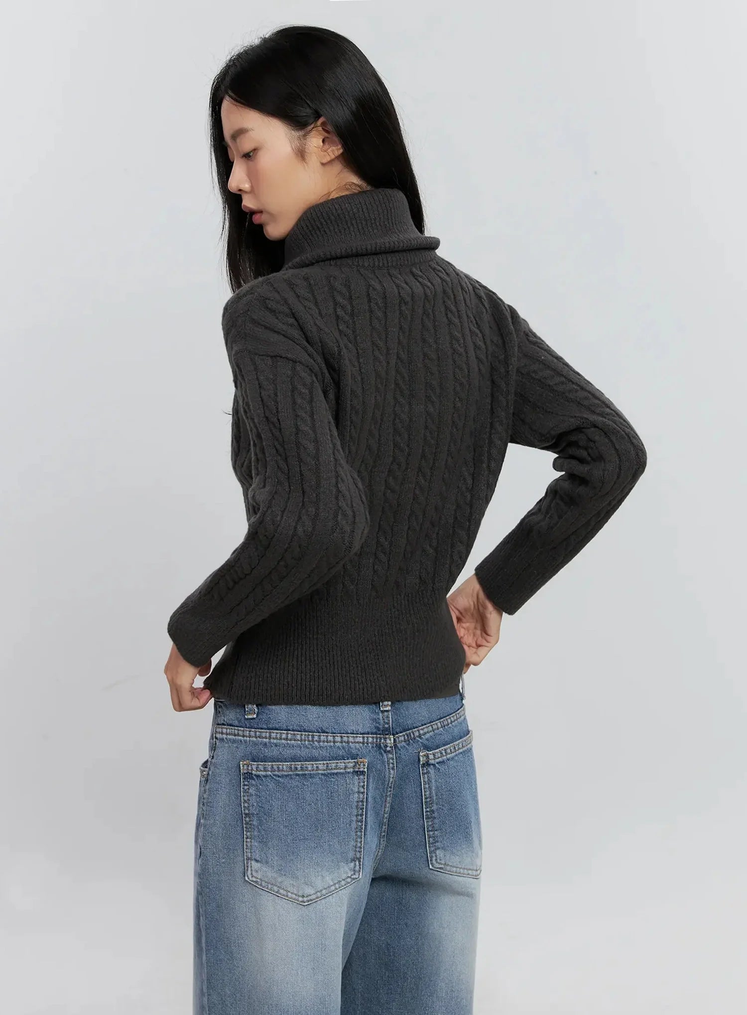 Cable-Knit High-Neck Zip-Up IS515
