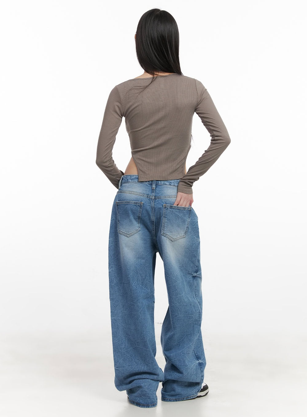 Buttoned Long-Sleeve Crop Top CJ524