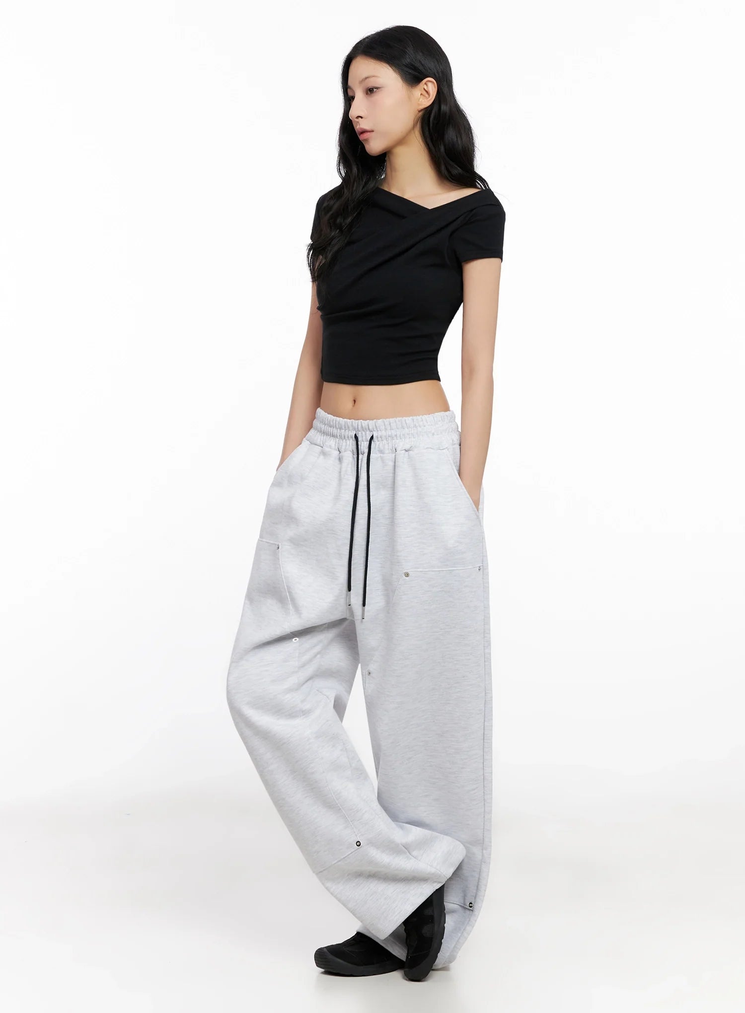 Wide-Leg Stud Accent Sweatpants IG508