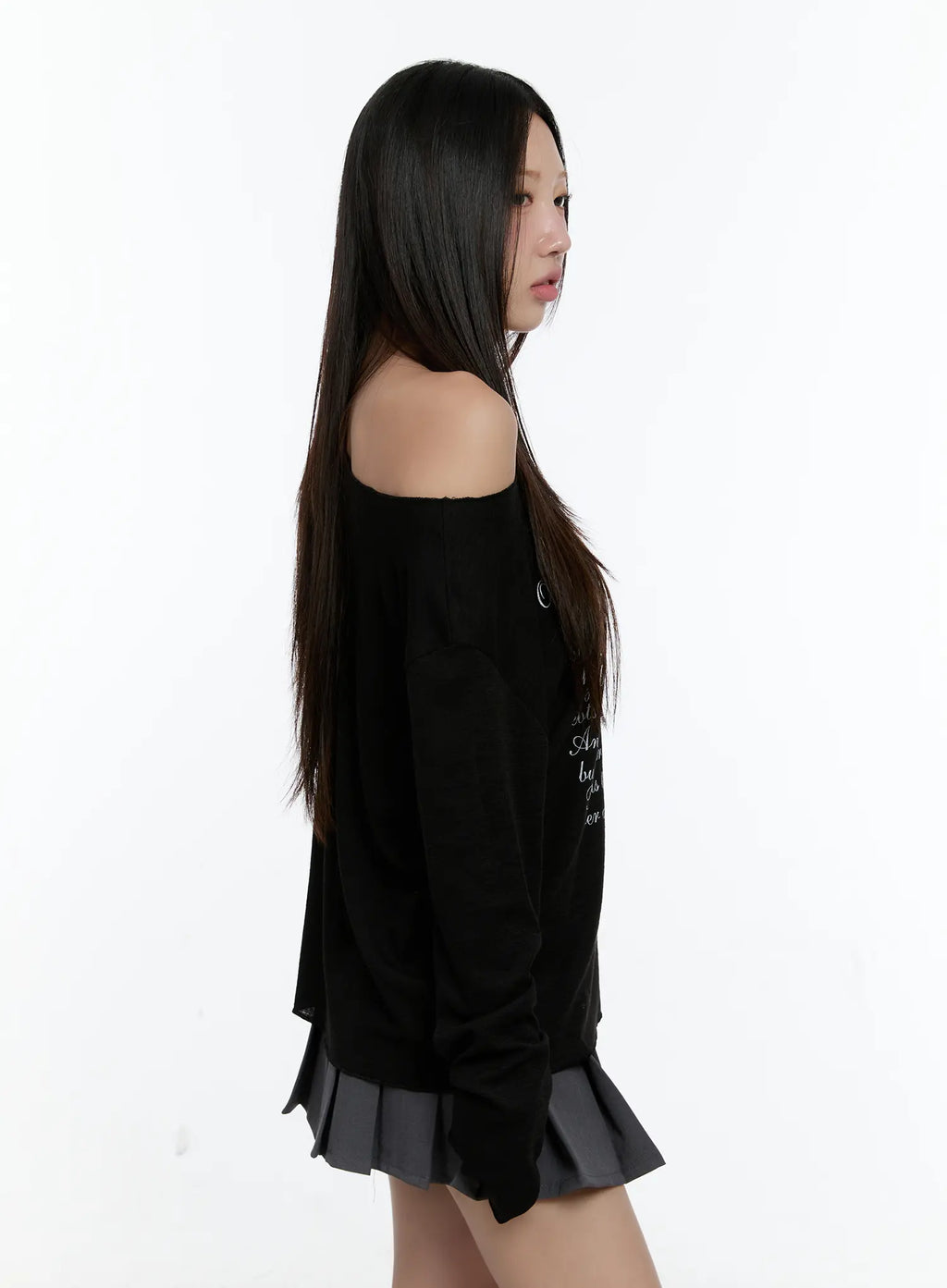 Lettering Off-Shoulder Long Sleeve CS517