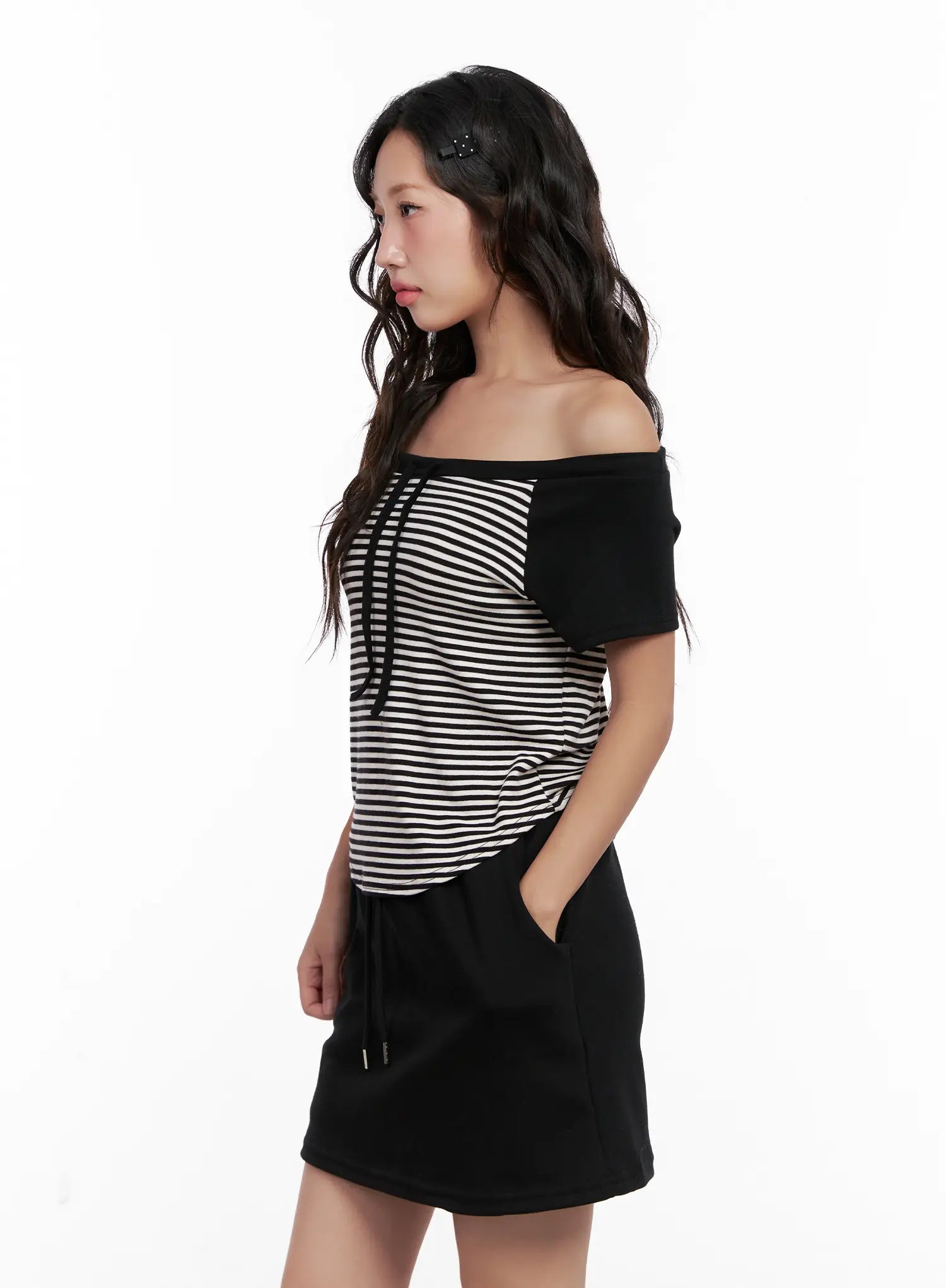 Striped Off-Shoulder Tee CL518