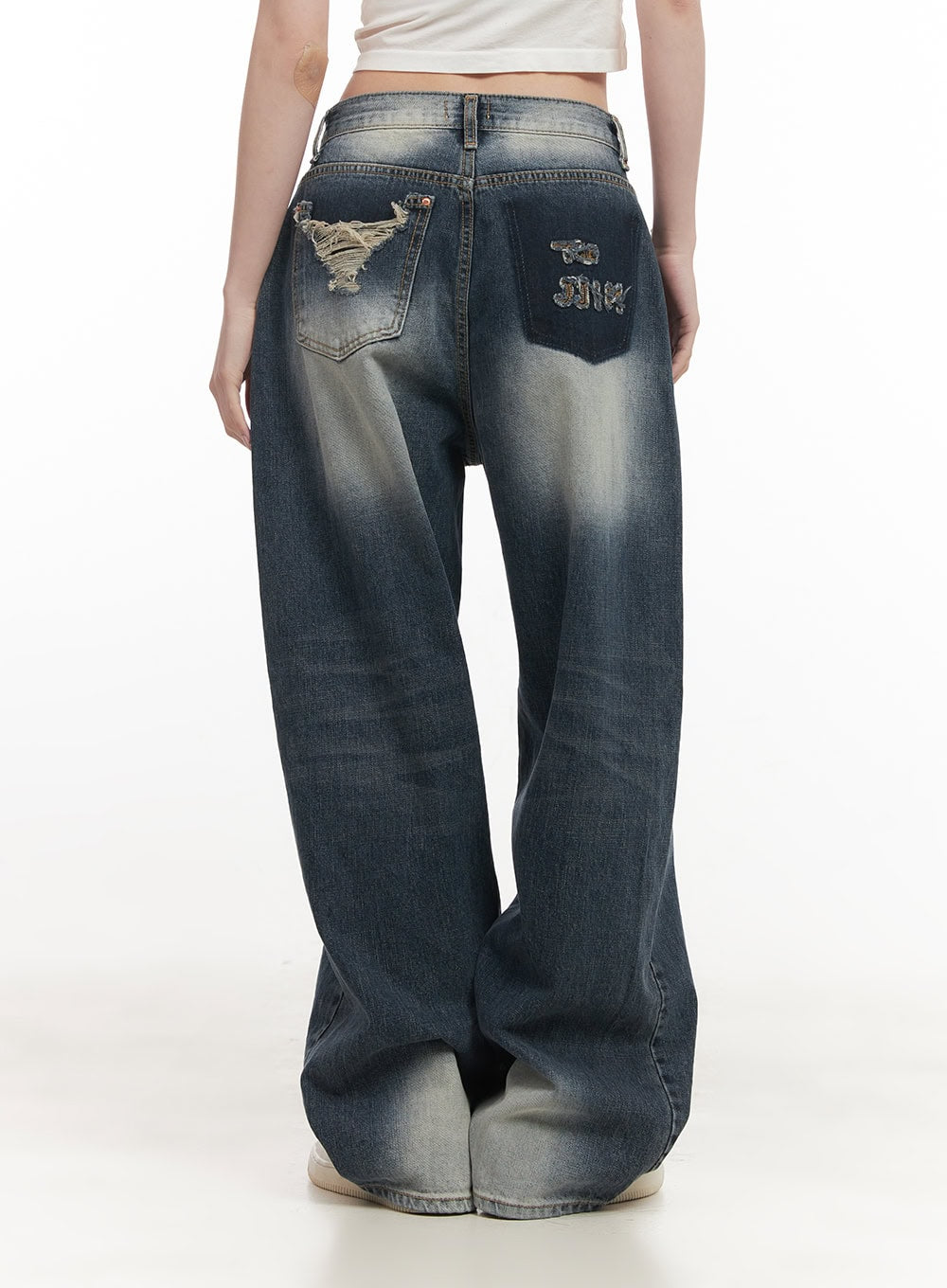 Julie Washed Baggy Jeans with Embroidered Detail CF514