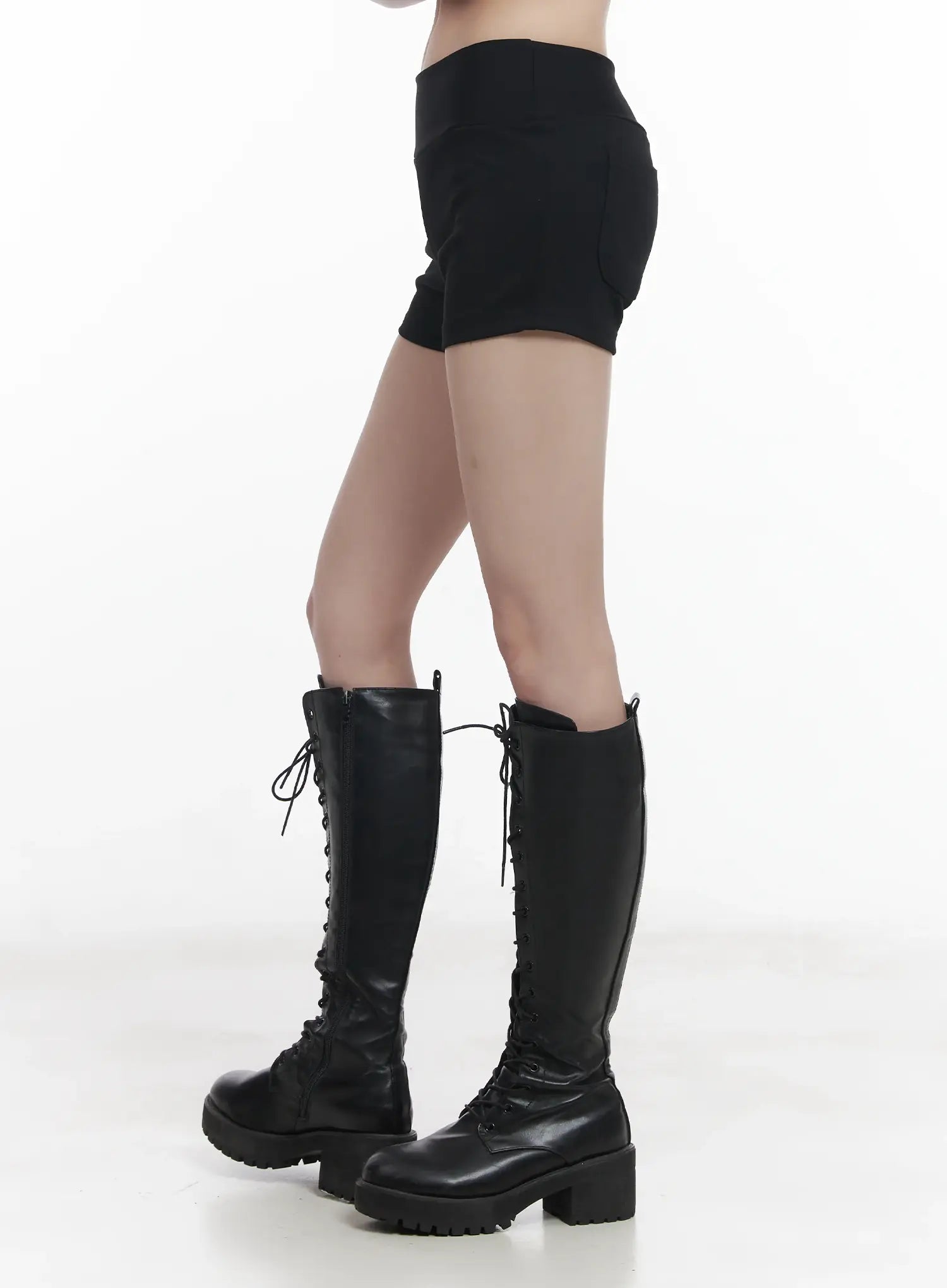 Basic Slim-Fit Shorts CU518