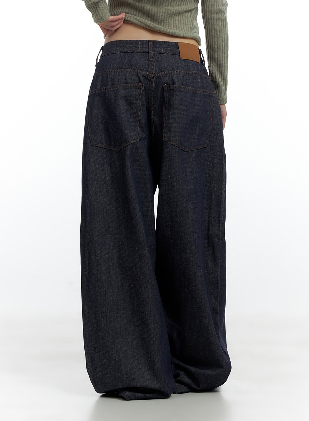 Etta Buttoned Non-Fade Denim Jeans CS420