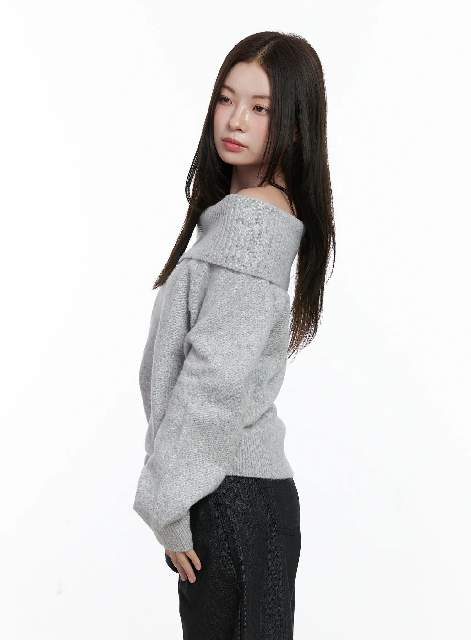 Off-Shoulder Knit Long Sleeve Top CO506