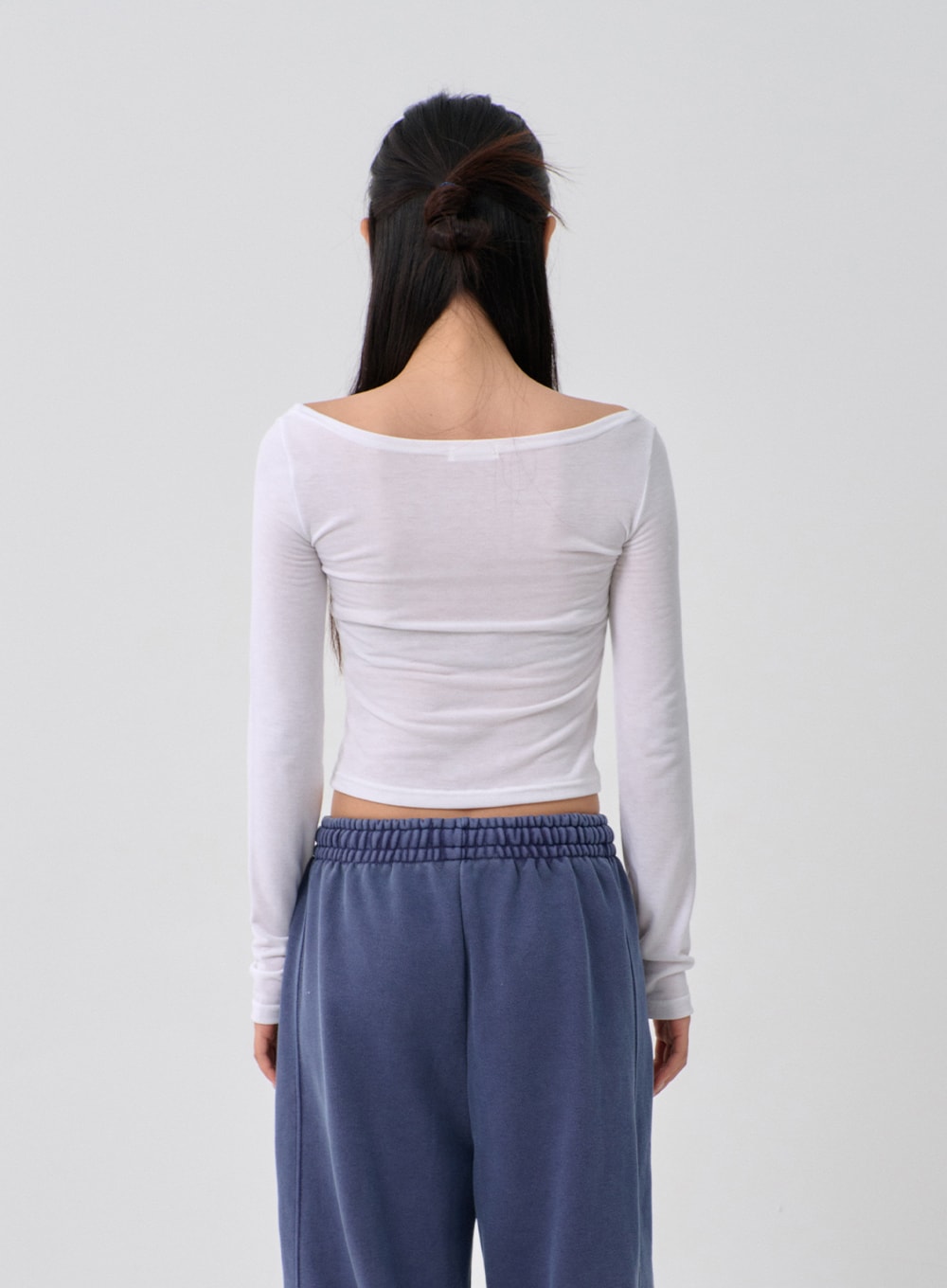 Wide U-Neck Semi Crop T-Shirt CN09