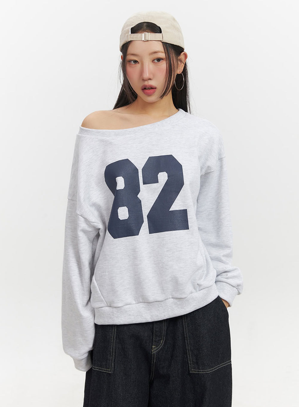 One-Shoulder Graphic Crewneck IF510