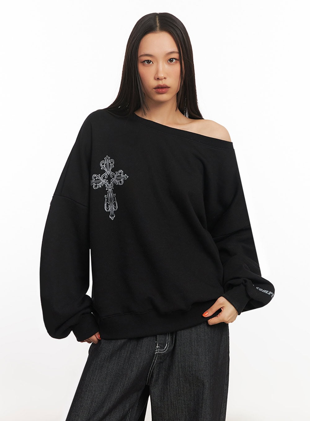 Off-Shoulder Cross Graphic Sweatshirt IA507