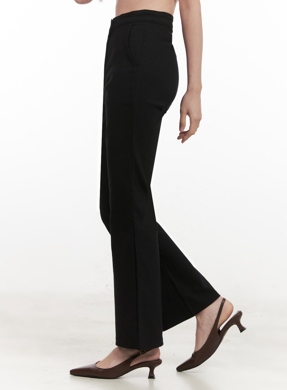 Slim-Fit Flared Slacks IF505