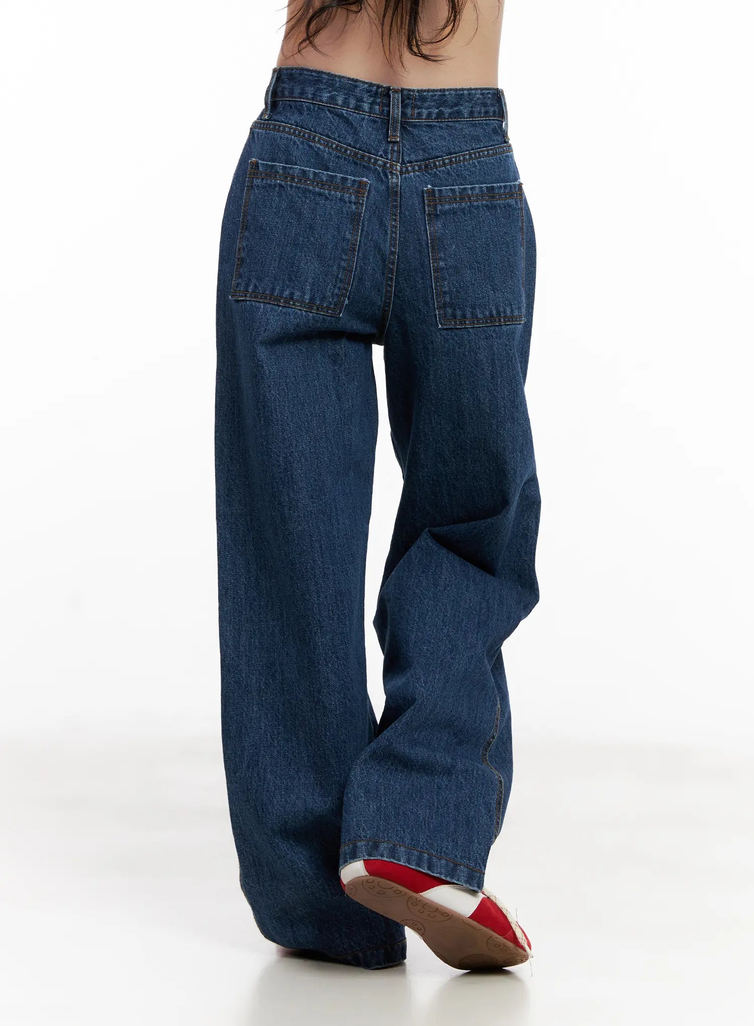 Ahyeon Classic Relaxed-Fit Denim Jeans CL515