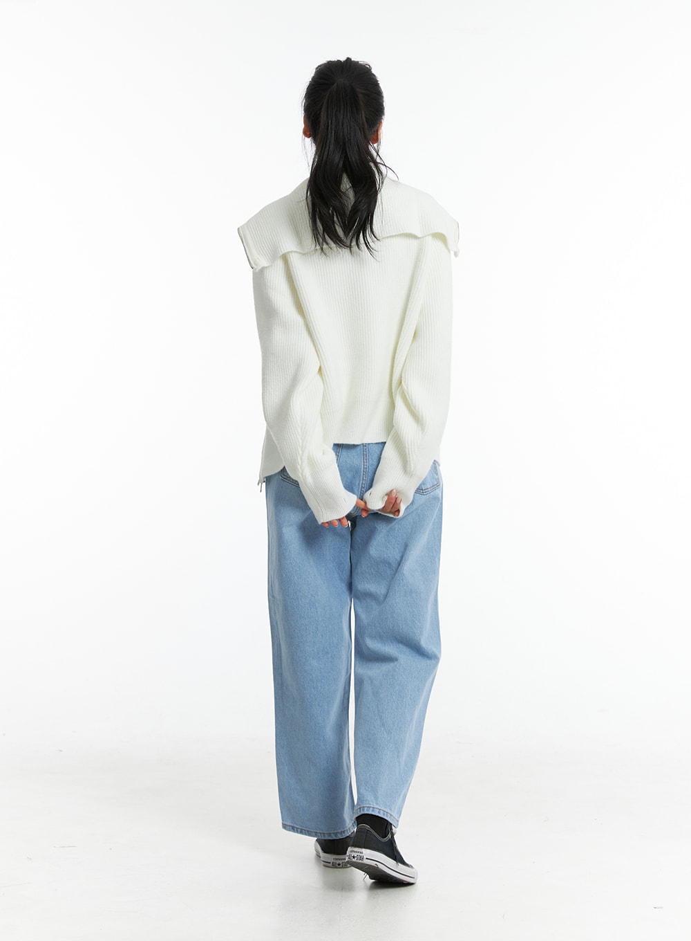 Light Washed Straight Jeans ON329