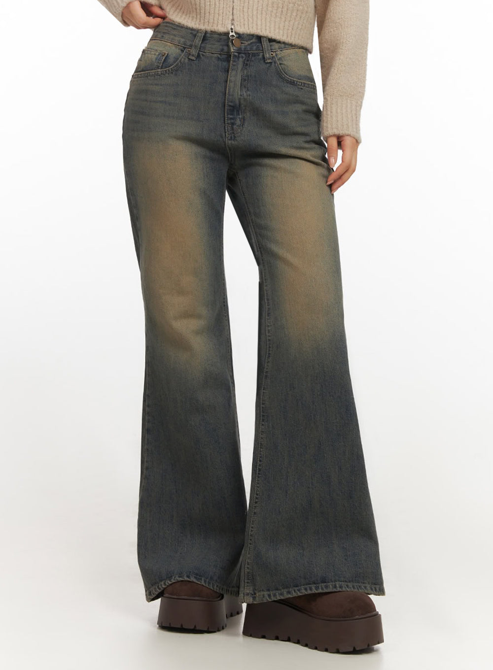 Kourtney Vintage Wash Flared Jeans IF510