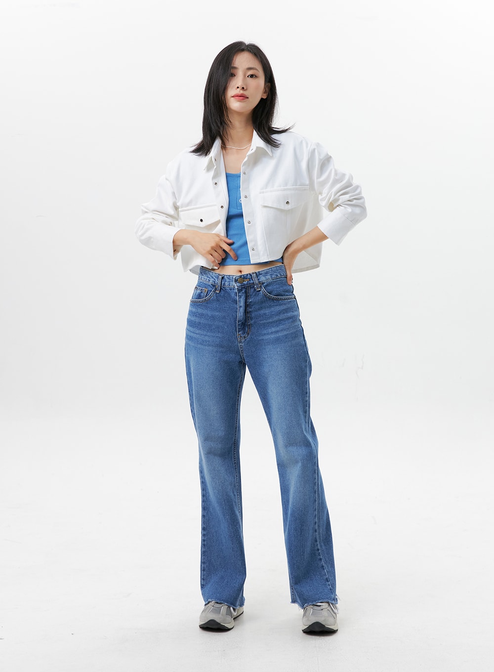 Buttoned U-Neck Crop Tee OG318