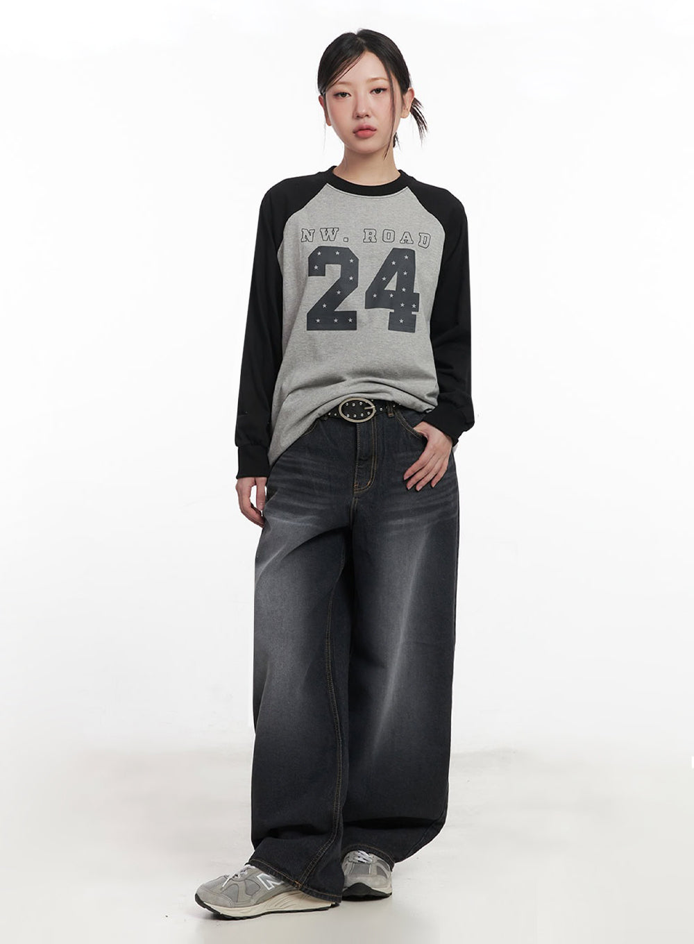 24 Graphic Long-Sleeve T-Shirt IM528