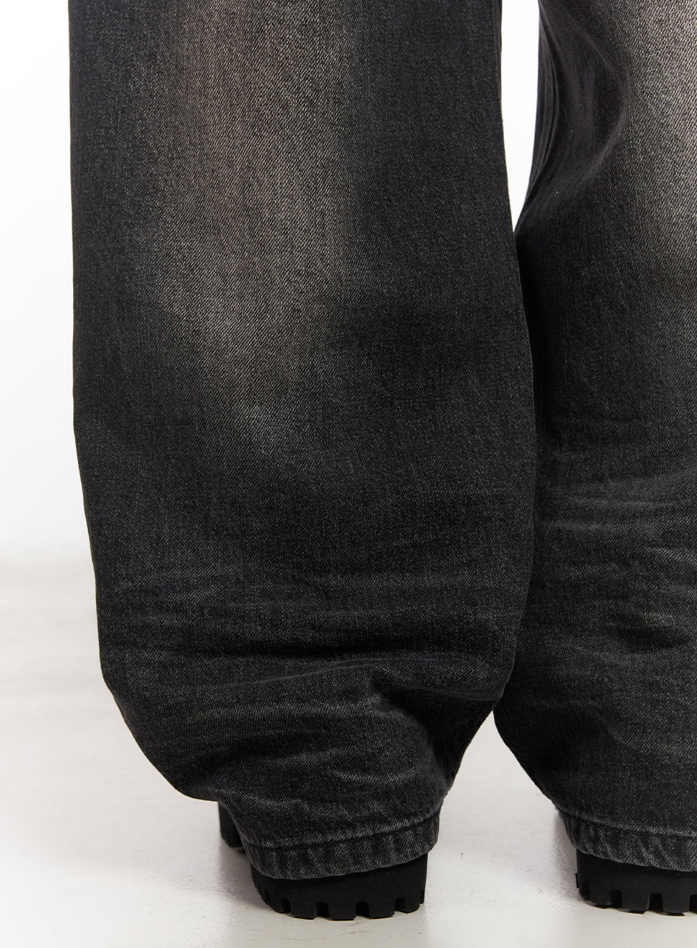 Men's Washed Wide-Leg Jeans IM518