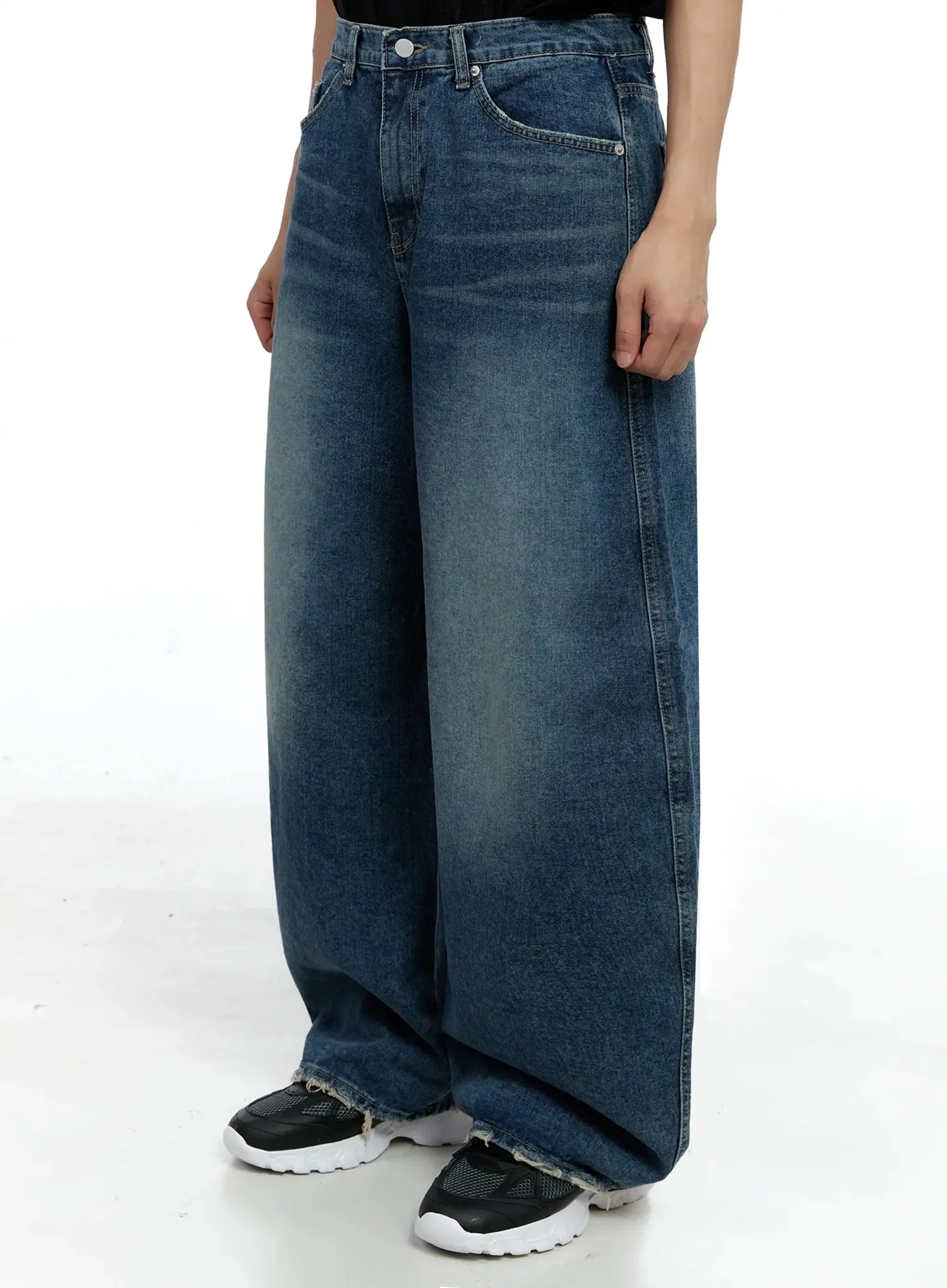 Men's Frayed Hem Baggy Jeans IG520