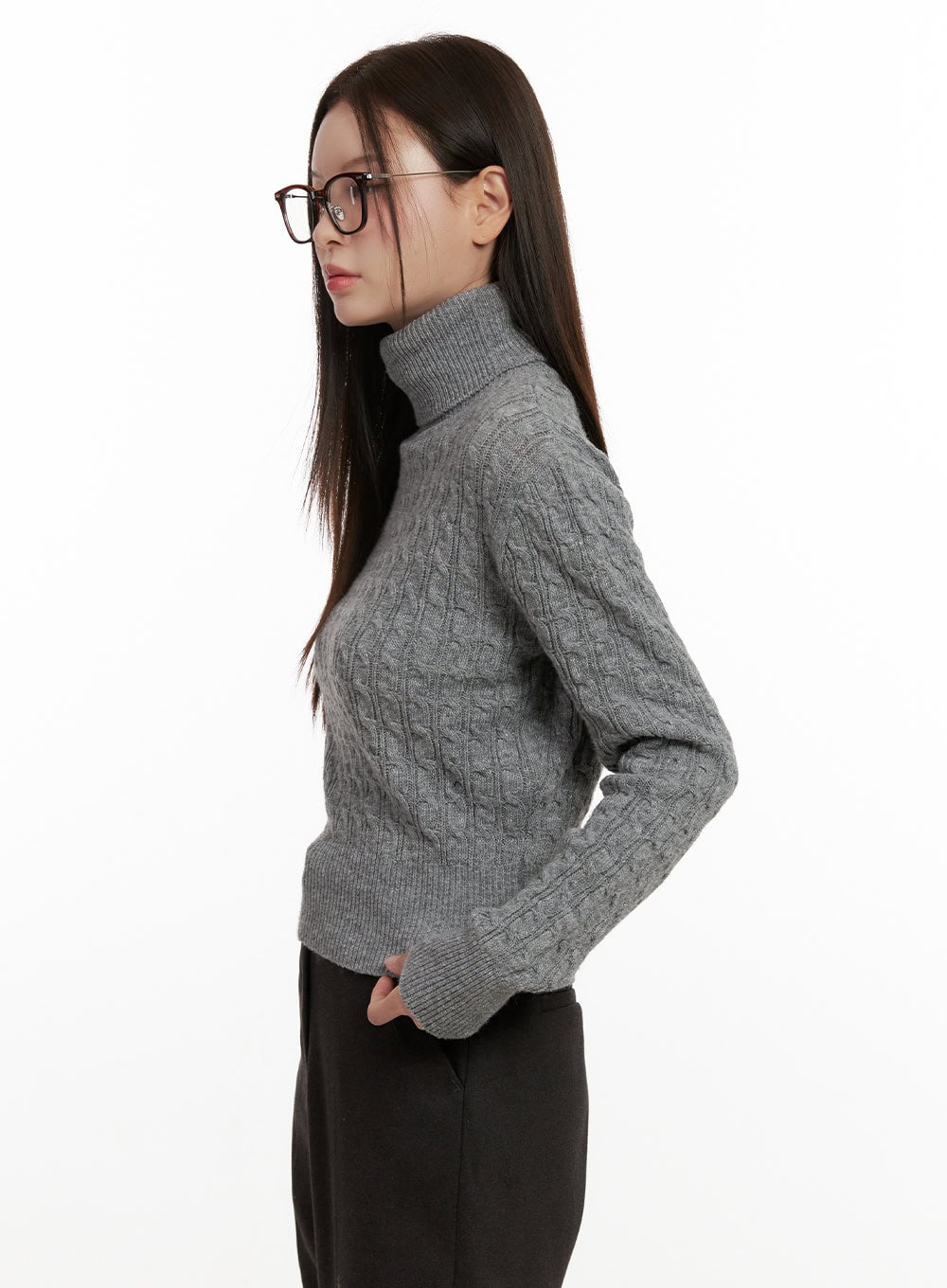 Cable Knit Turtleneck Sweater ON422