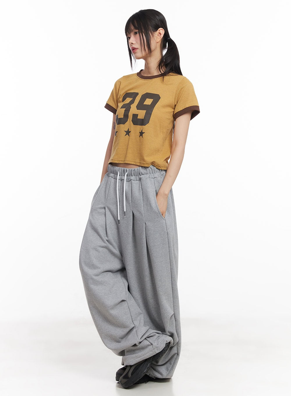 Dual-Tone Graphic Top CY512