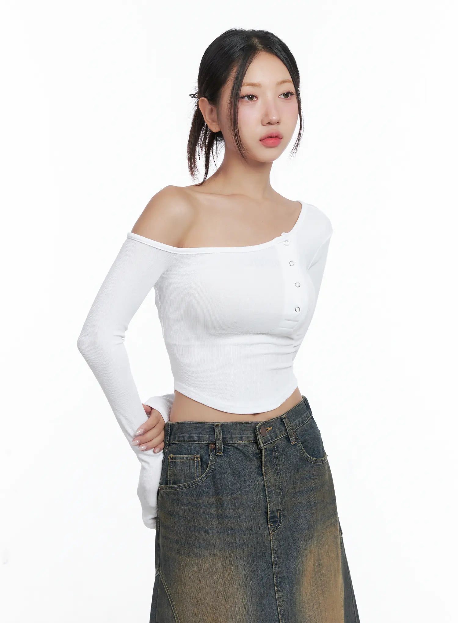 Off-Shoulder Asymmetric Long Sleeve Crop Top CS503