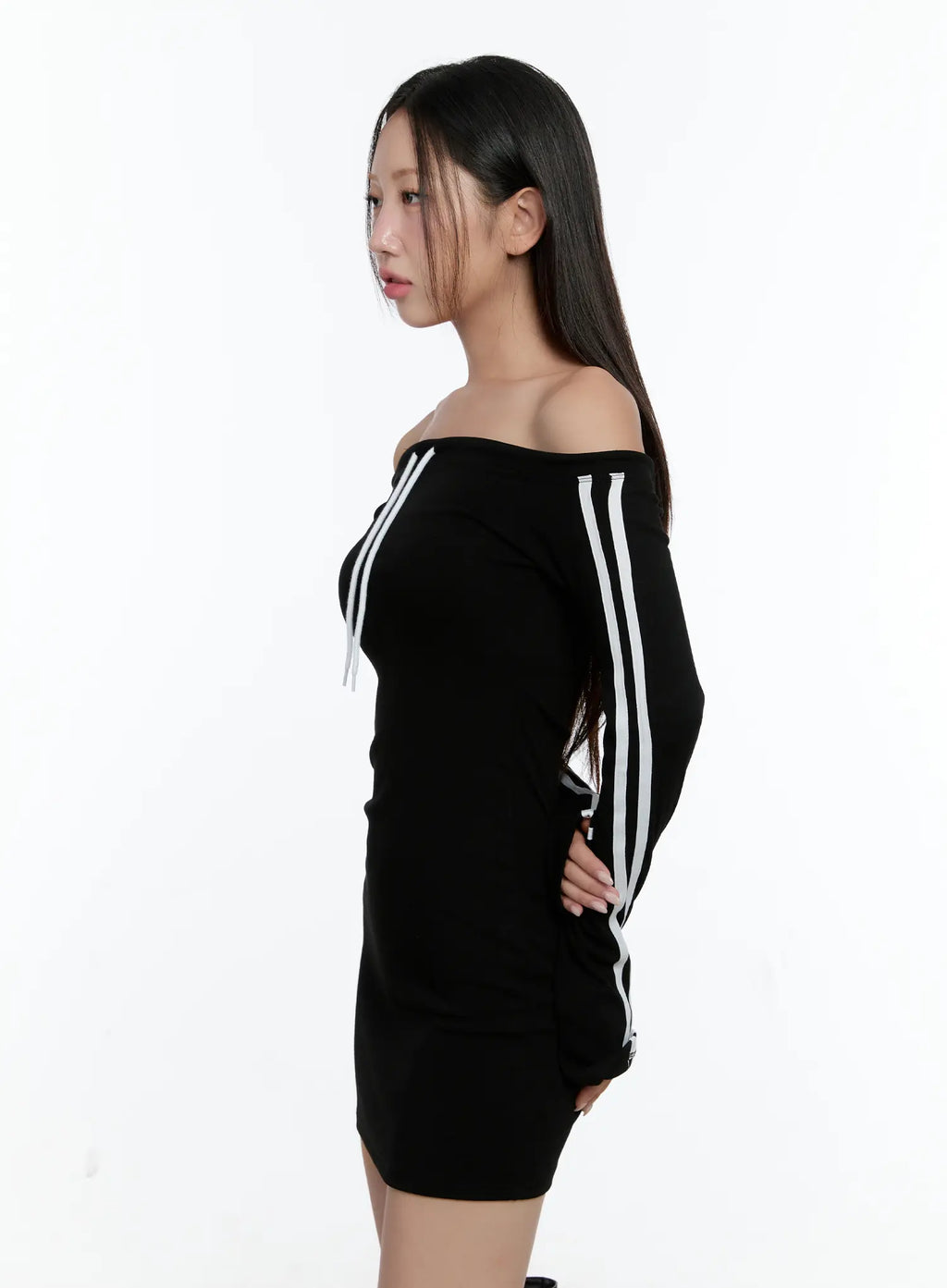 Sporty Off-Shoulder Knit Dress CS518