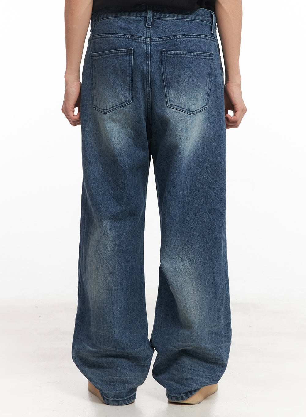 Men's Classic Wide-Fit Jeans IA521
