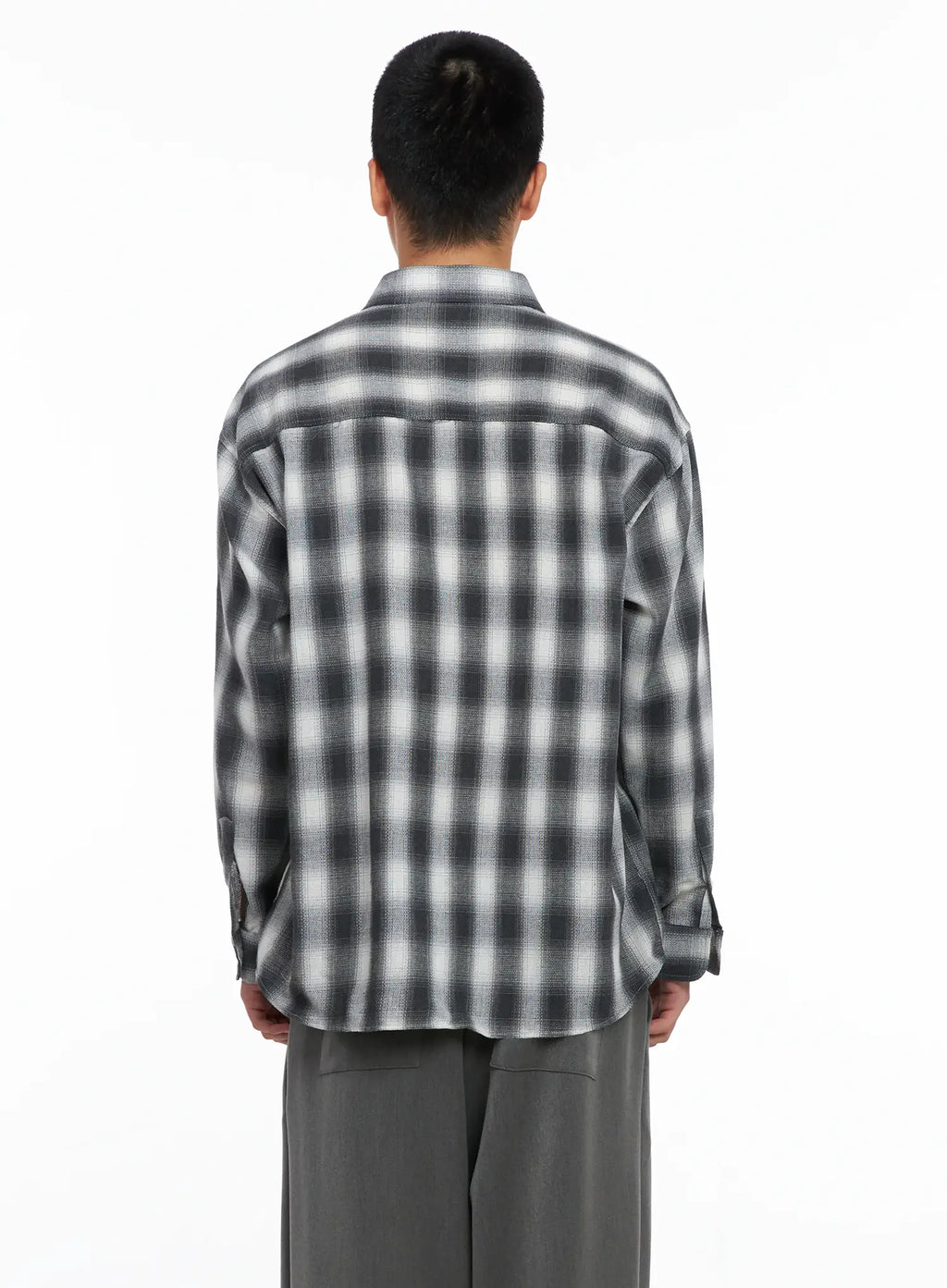 Men's Checkered Button-Up Shirt IS502