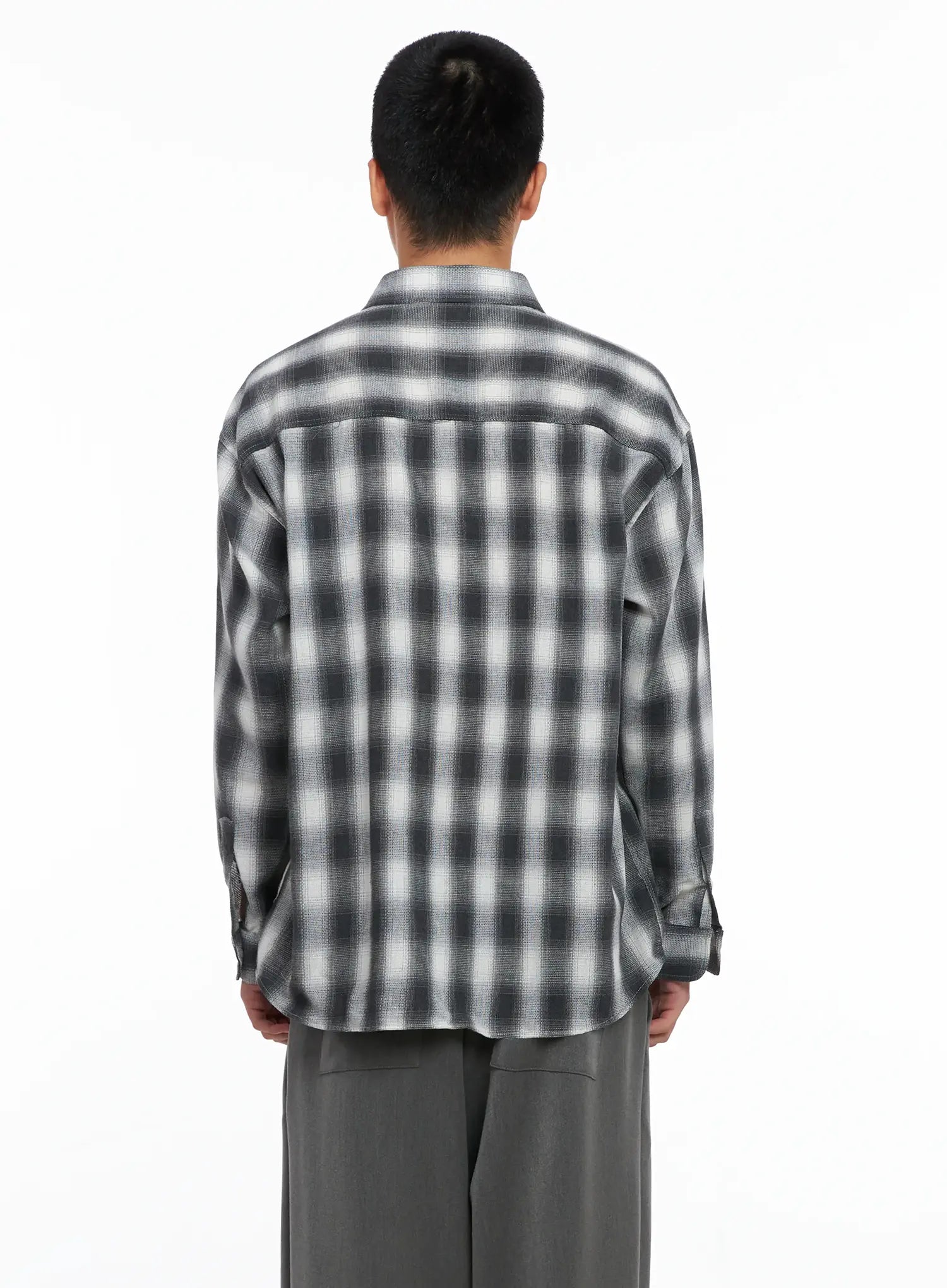 Men's Checkered Button-Up Shirt IS502