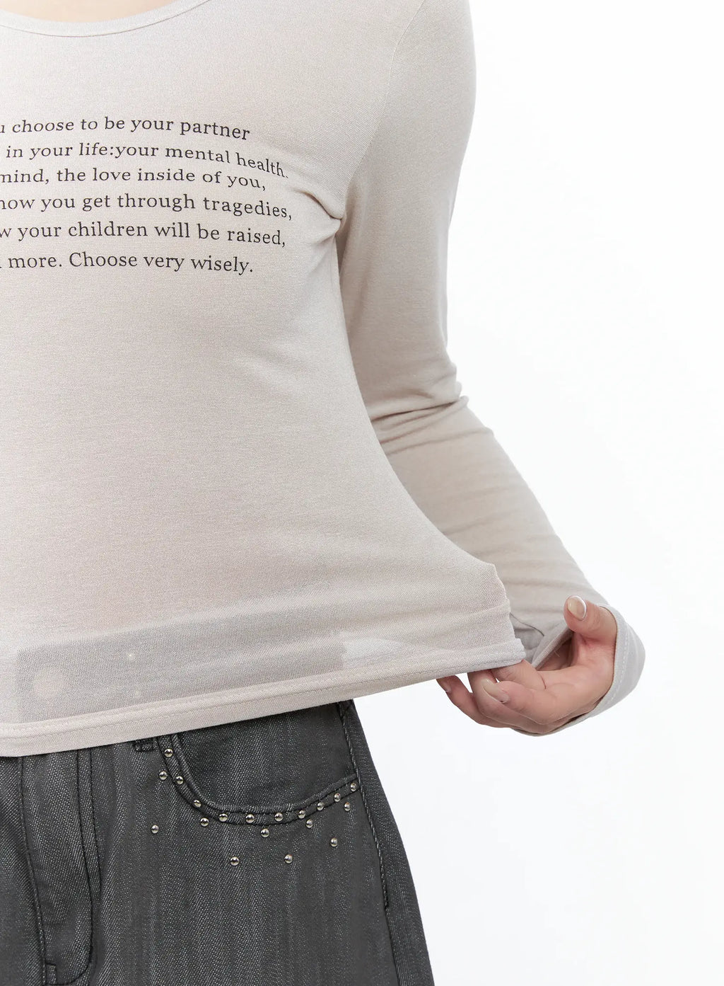 Graphic Text Slim-Fit Long-Sleeve Top CS501