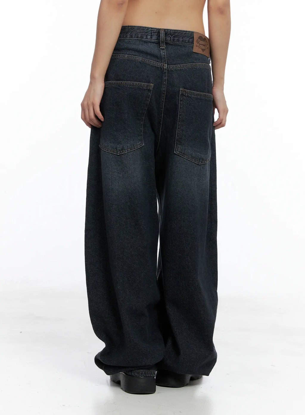 Rivet Detail Washed Wide-Leg Jeans CS505