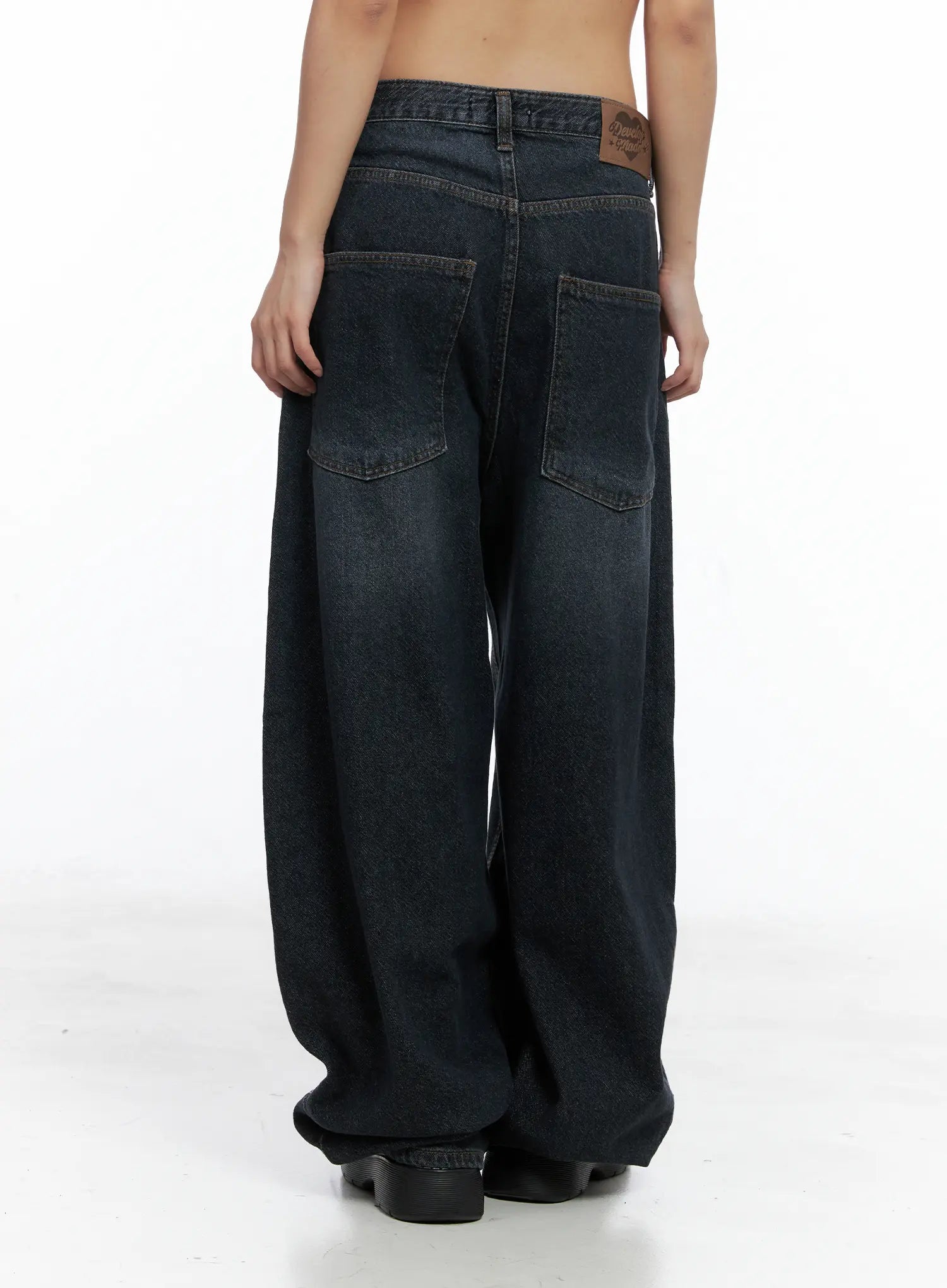 Rivet Detail Washed Wide-Leg Jeans CS505