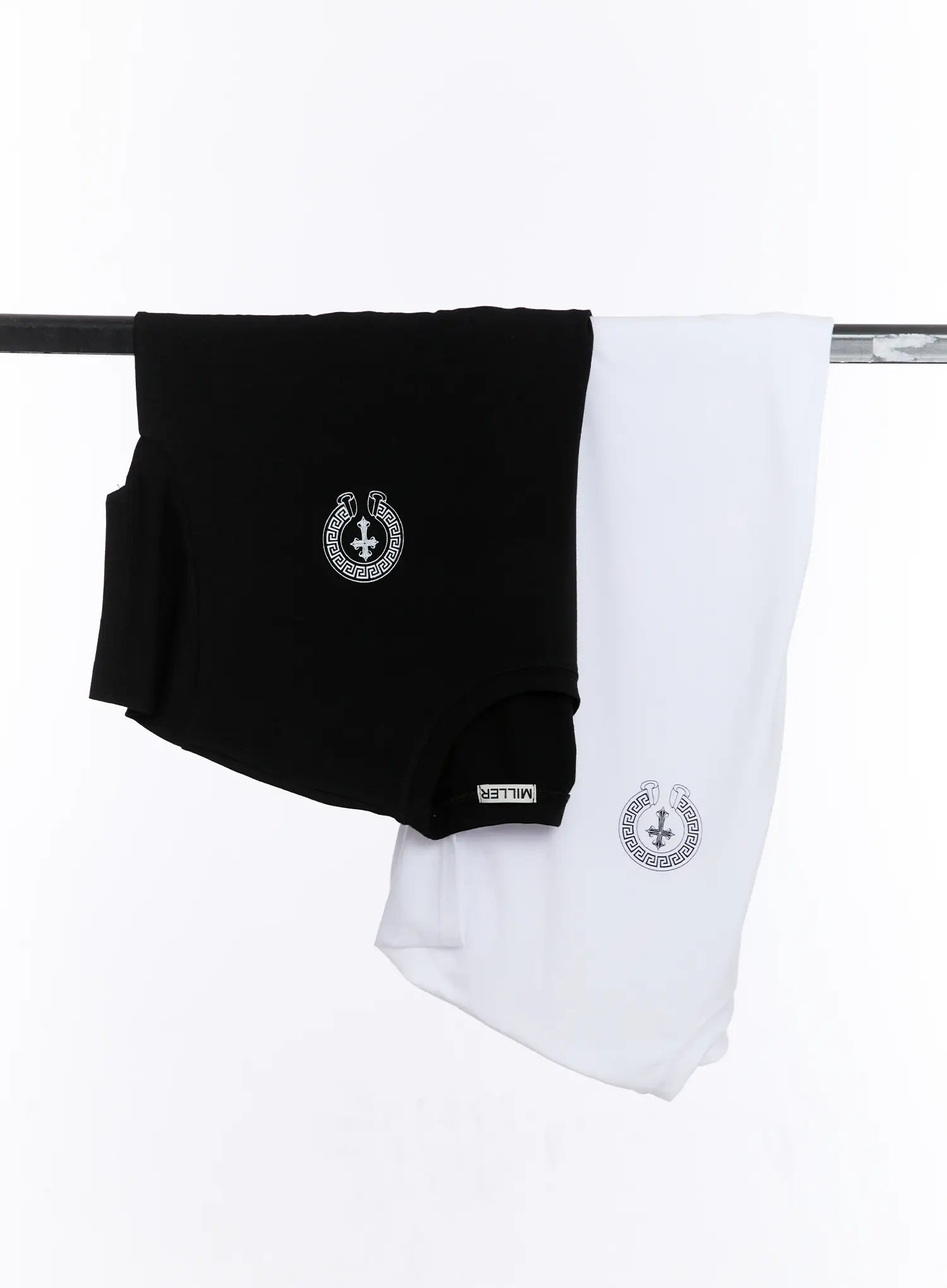 Men's Small Cross Graphic Tee IG512