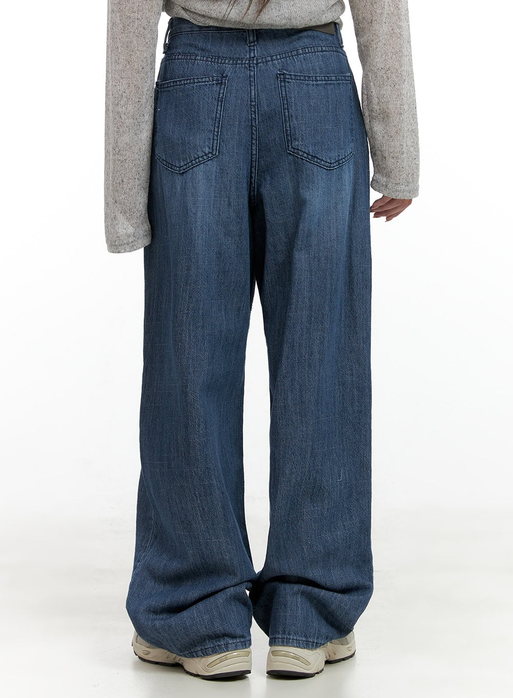 Low Rise Loose Fit Straight Jeans CL425