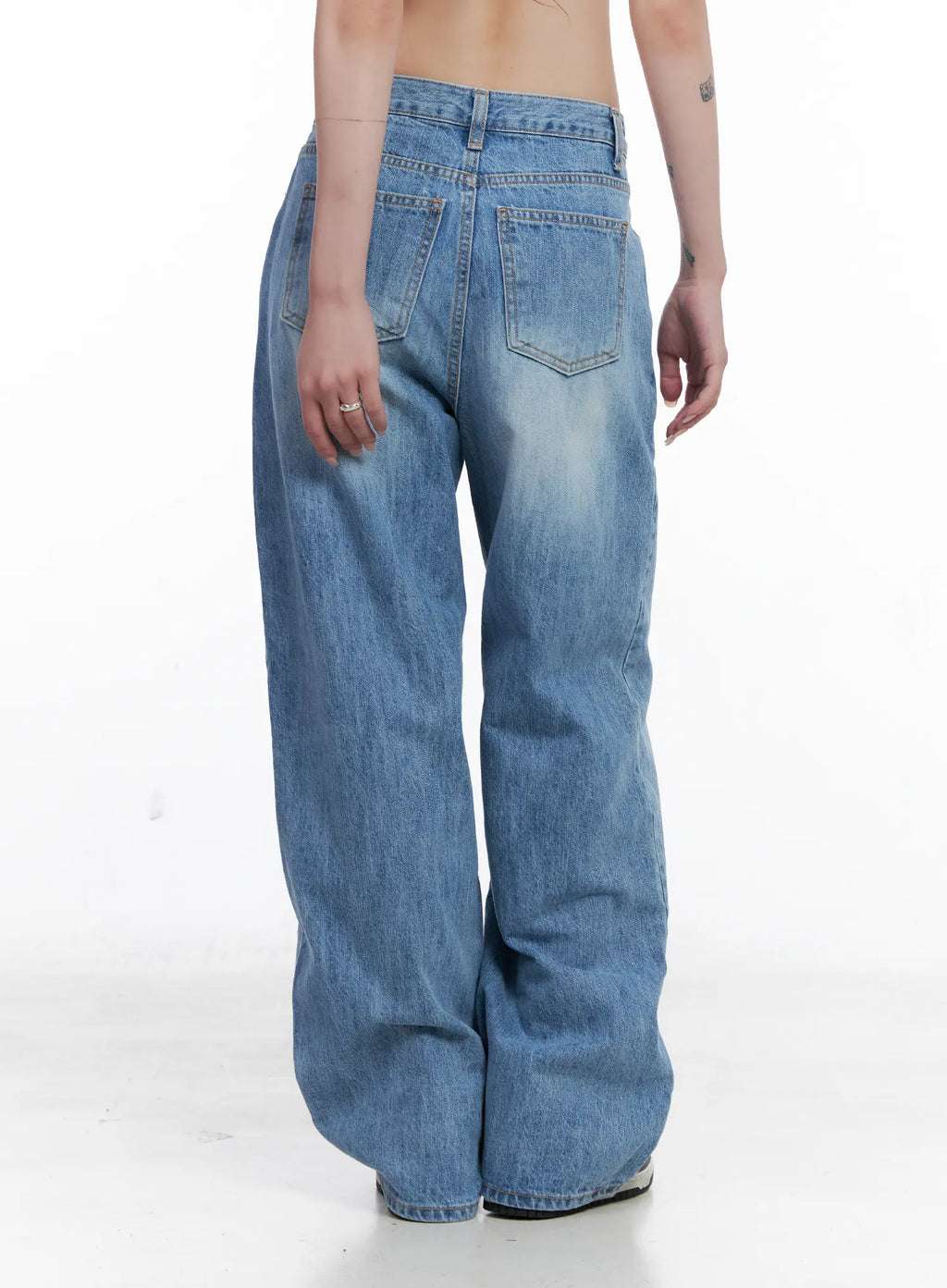 Aniyah Low-Rise Wide-Leg Jeans CS529