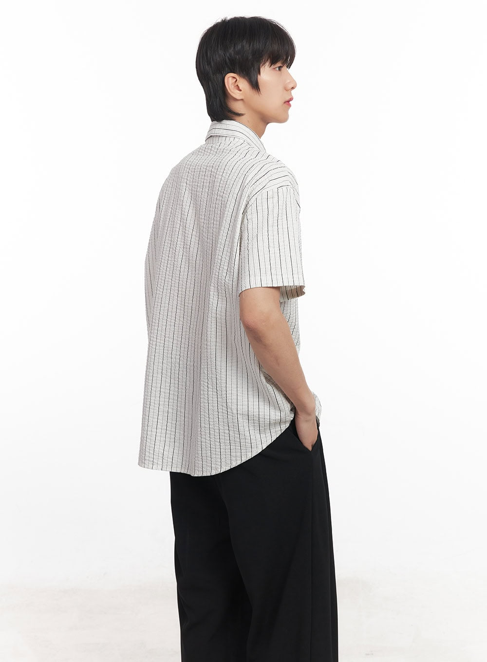 Men's Striped Loose-Fit Collared Shirt IA510