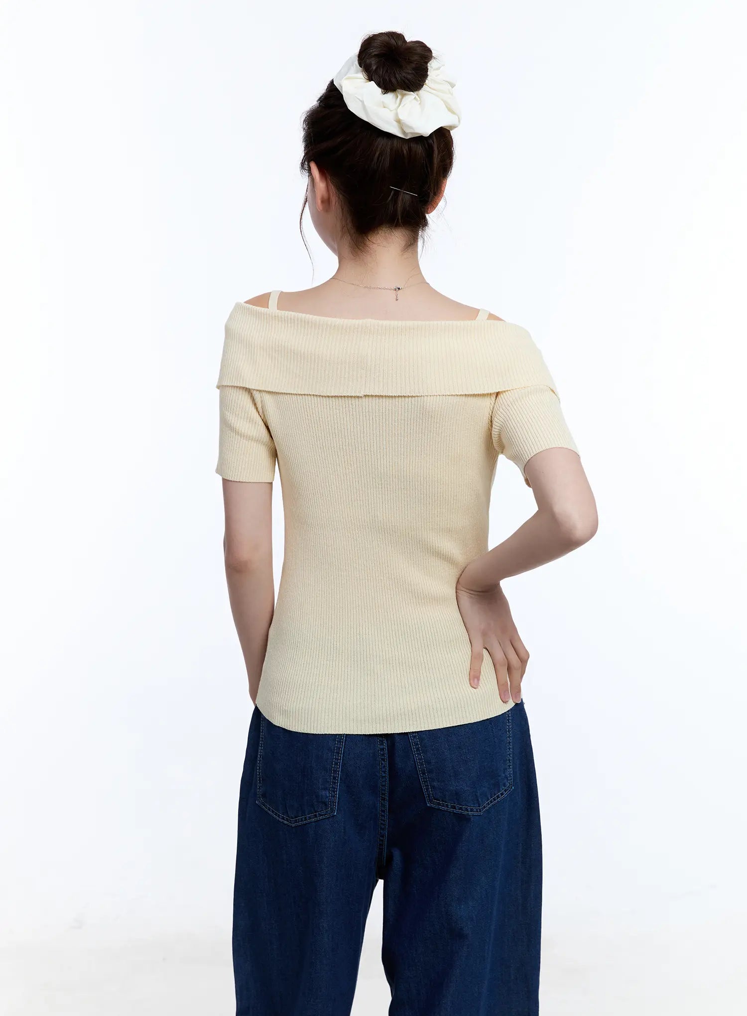 Ribbed Off-Shoulder Top CU513