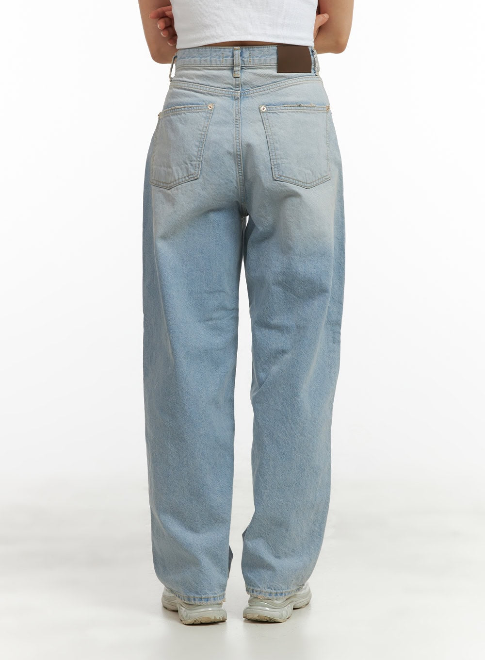 Light Washed Loose Fit Straight Jeans CY417