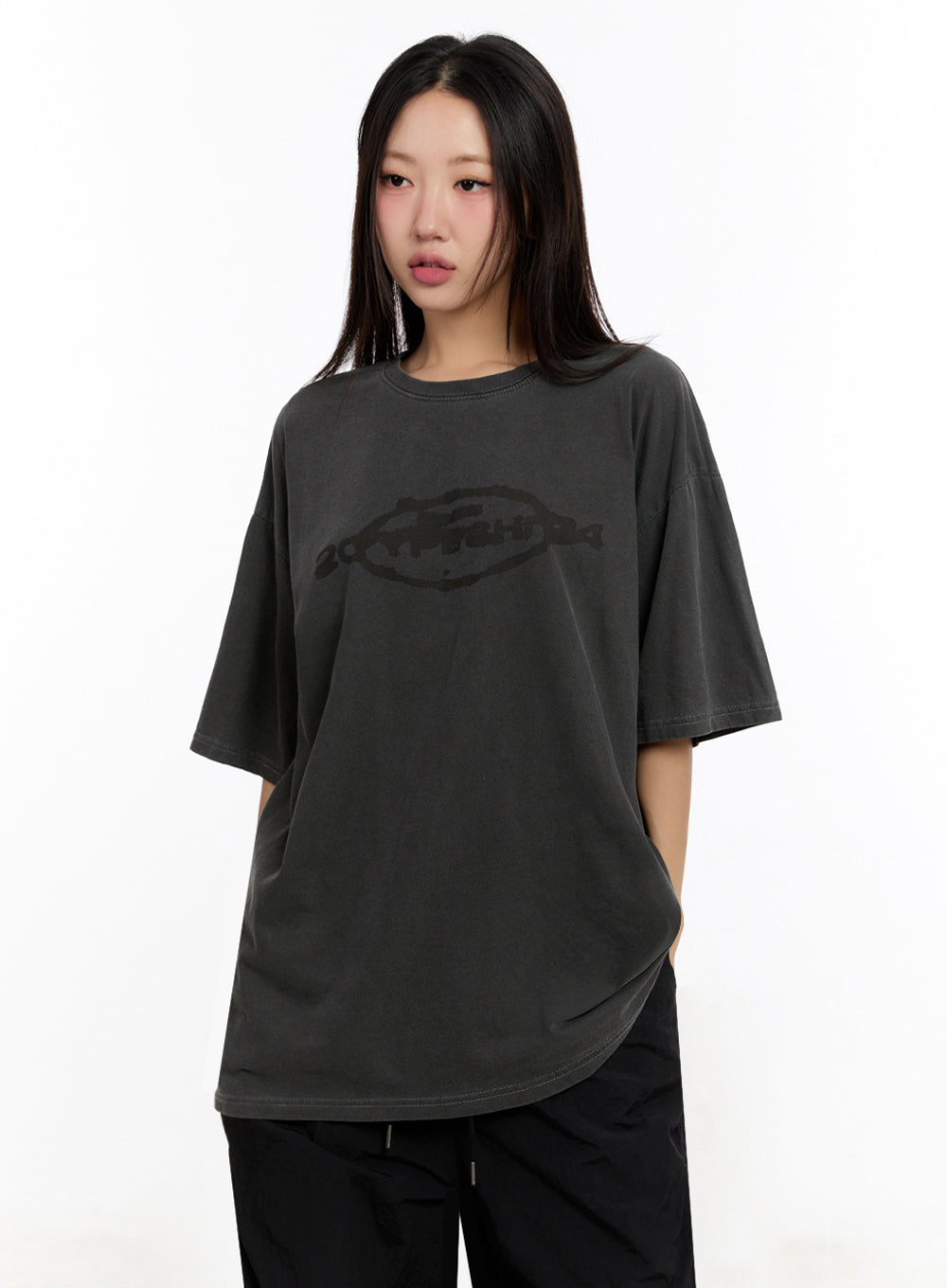 Oversized Washed Graphic Tee IU509