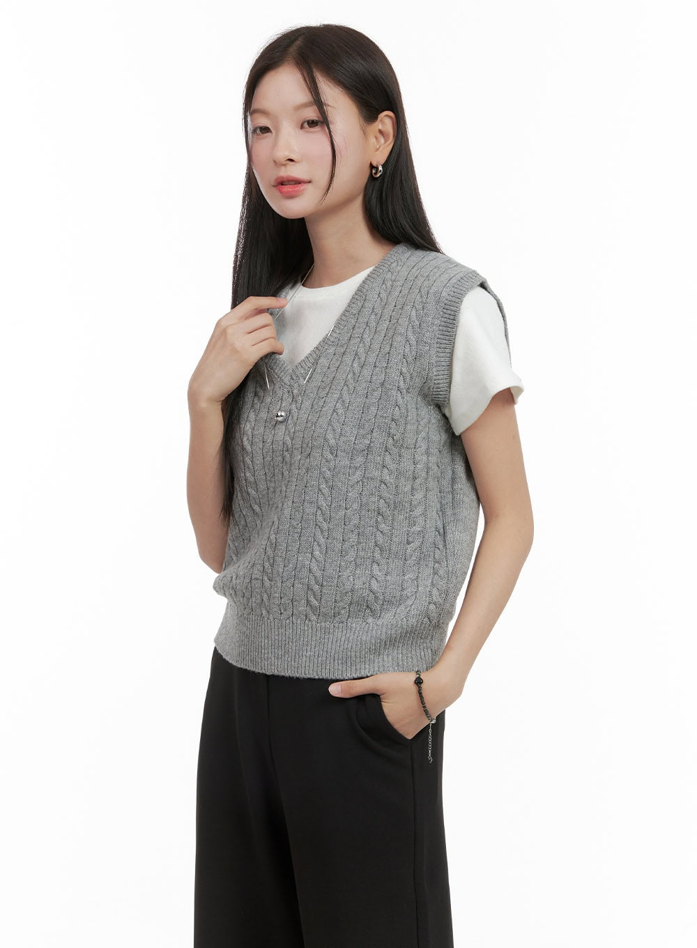 Cable Knit Sleeveless V-Neck Vest OG416