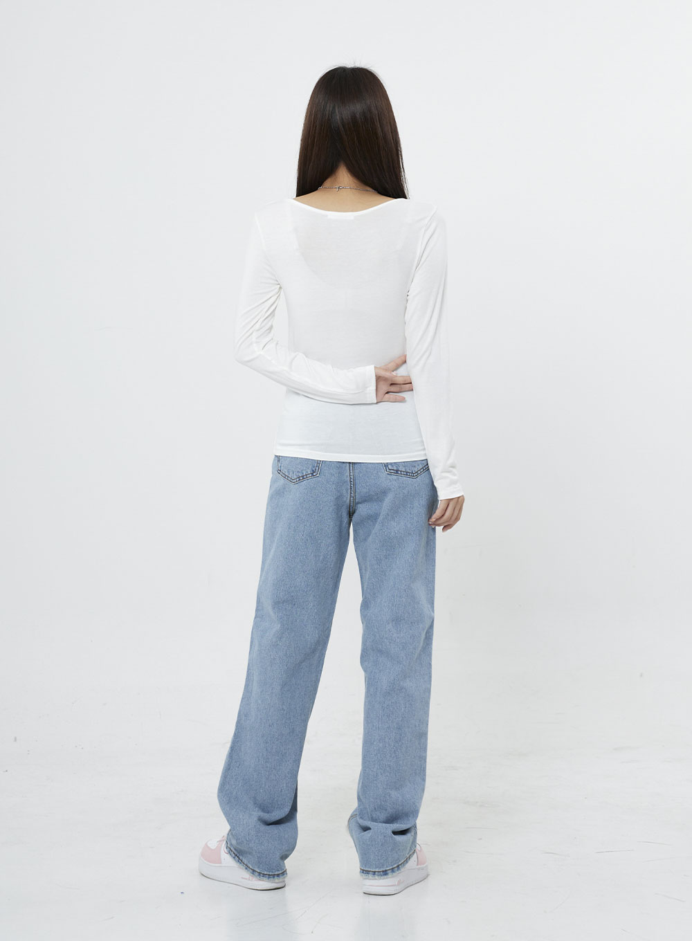 Basic Round Neck Long Sleeve T-Shirt BO07